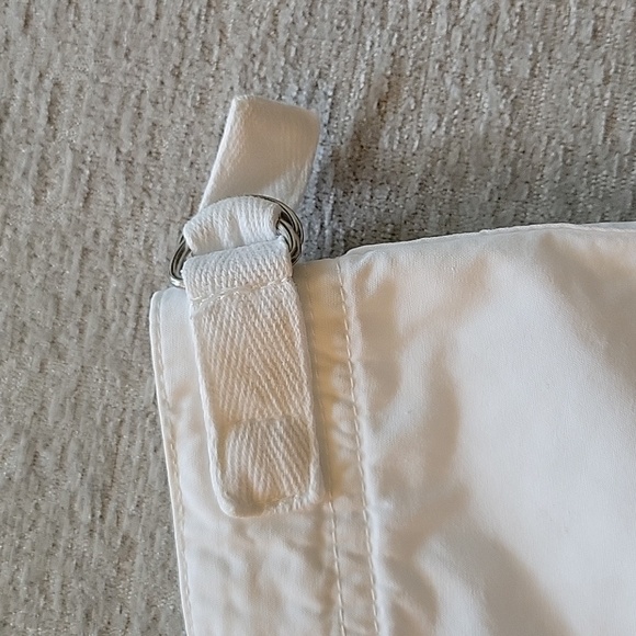 FRESH PRODUCE white 100% cotton scort.  Side pockets.  Size is XS. - Picture 3 of 6